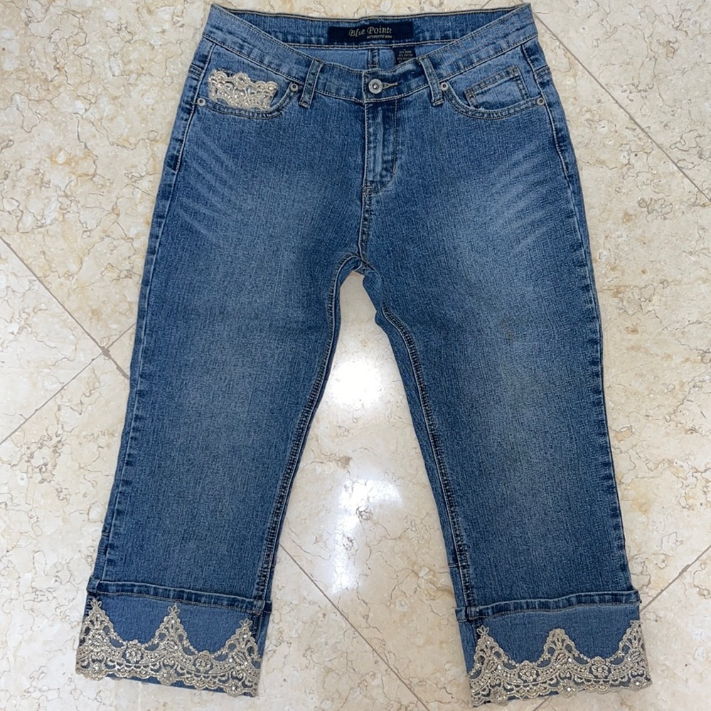 COUTURE LACE & STONE CAPRI